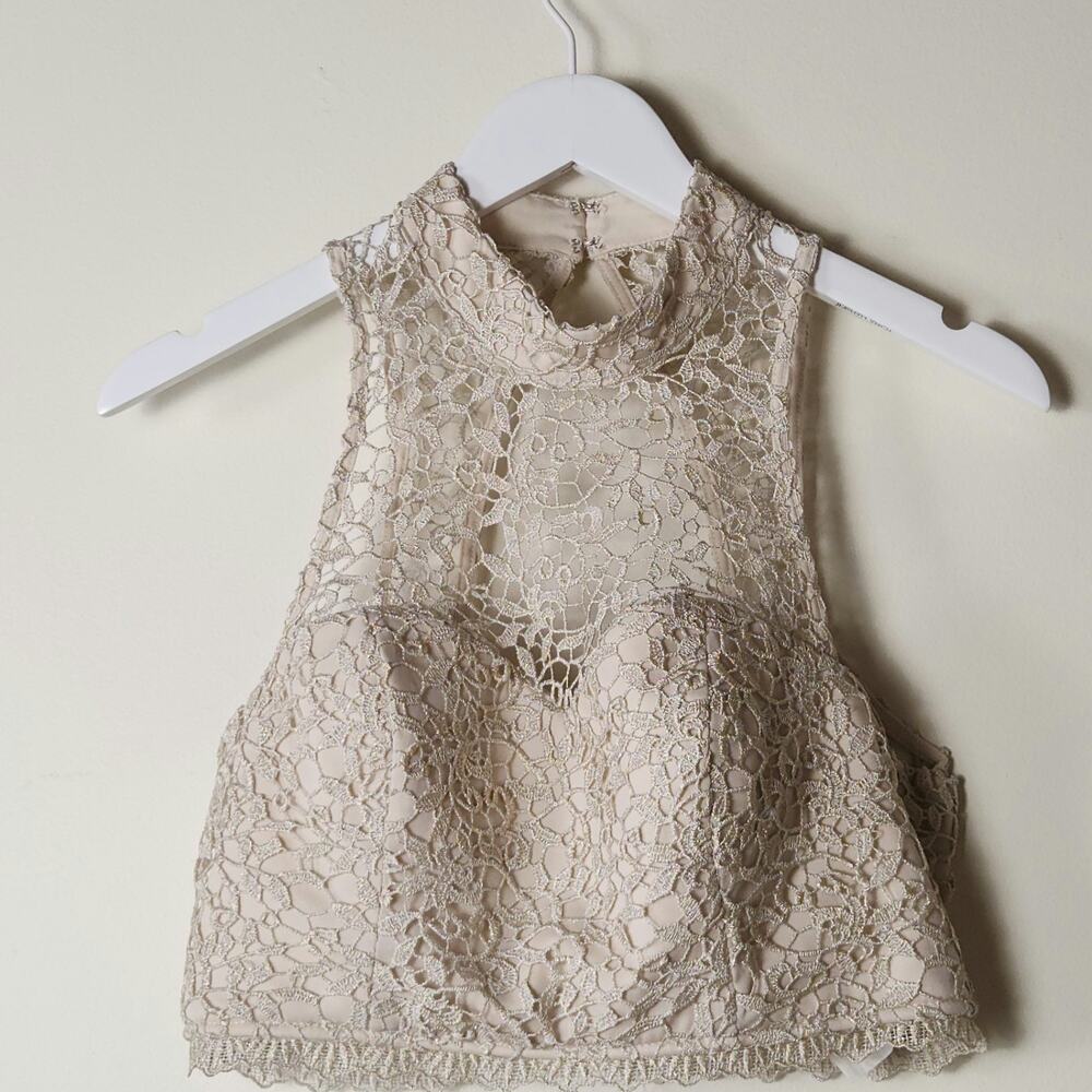 Sequin Hearts Gold Lace Design Cropped Halter Top Jr Sz 11 Built in Bra